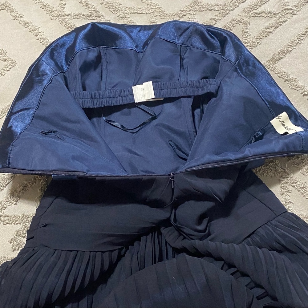 Light In The Box Strapples Layered Full Length Gown Size 8 — image 3 of 8